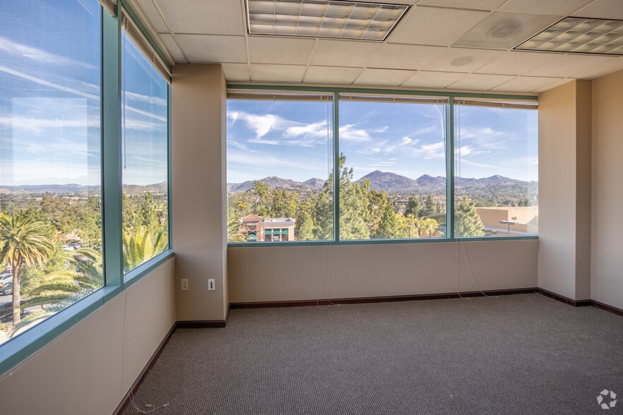 More Photos Of 17140 Bernardo Center Dr, San Diego Medical For Lease