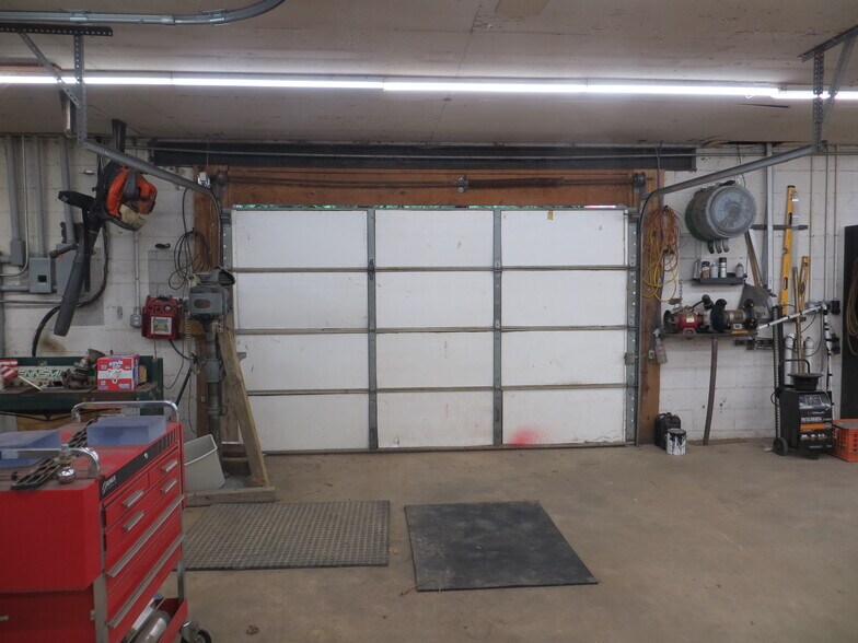 More Photos Of 3668 Calhoun Memorial Hwy, Greenville Warehouse For Sale