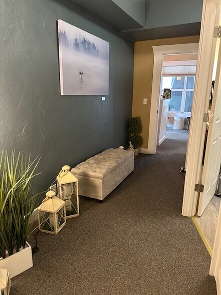 More Photos Of 390 NE Hostmark St, Poulsbo Office For Lease