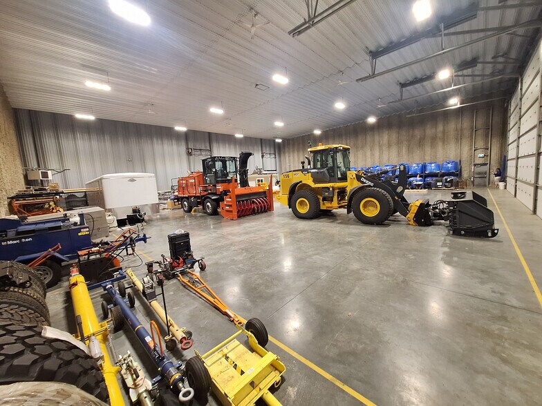 More Photos Of 3260 & 3260A Mustang Rd, Cassidy Warehouse For Lease