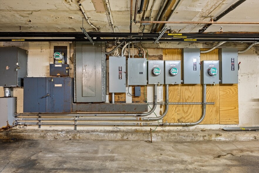 More Photos Of 7320 Grand Ave, Maspeth General Retail For Sale