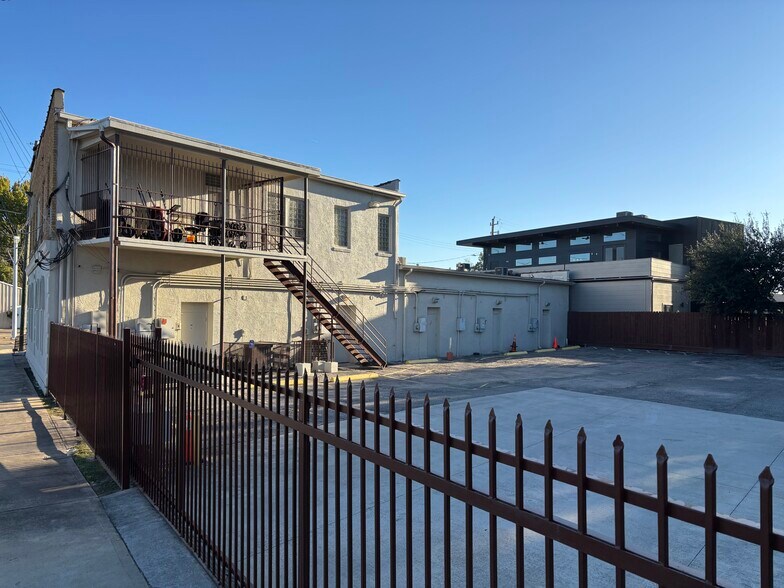 More Photos Of 5208 Harrisburg Blvd, Houston Storefront For Lease