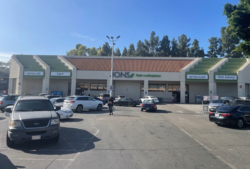 More Photos Of 1533-1625 N Vermont Ave, Los Angeles Unknown For Lease