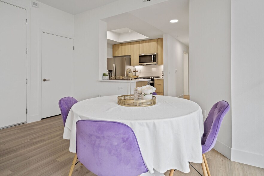 More Photos Of 11049 Magnolia Blvd, North Hollywood Apartments For Lease