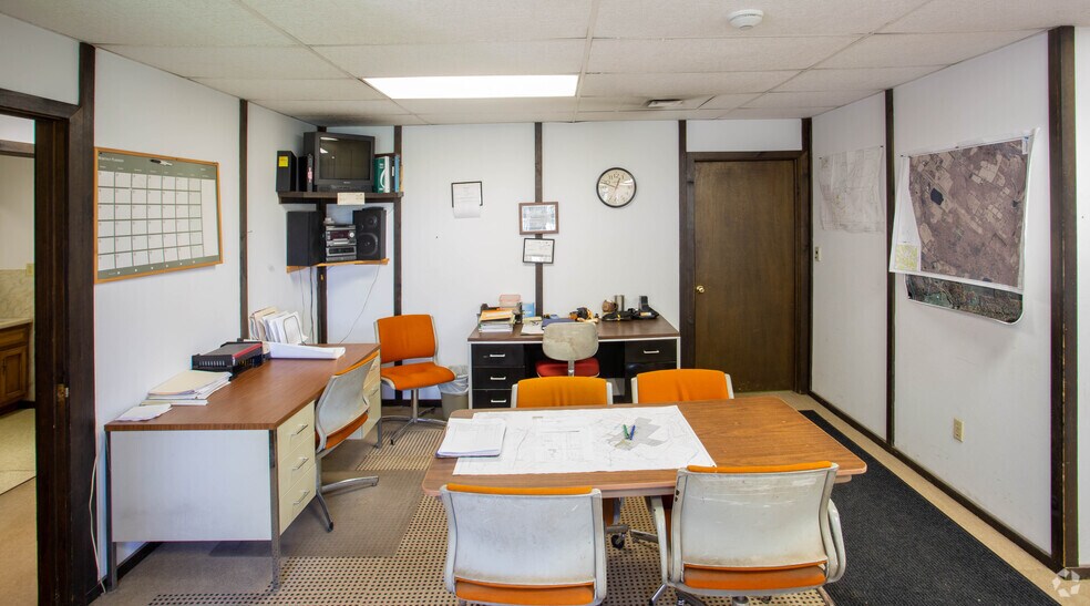 More Photos Of 37 Colonel Lindbergh Ln, Moscow Airport For Sale