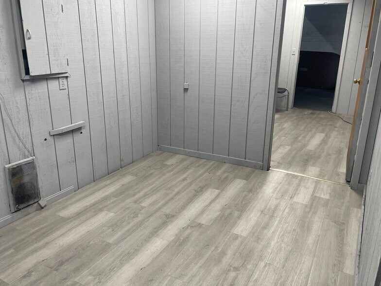 More Photos Of 1120 Oak Hill Ave, Youngstown Warehouse For Lease