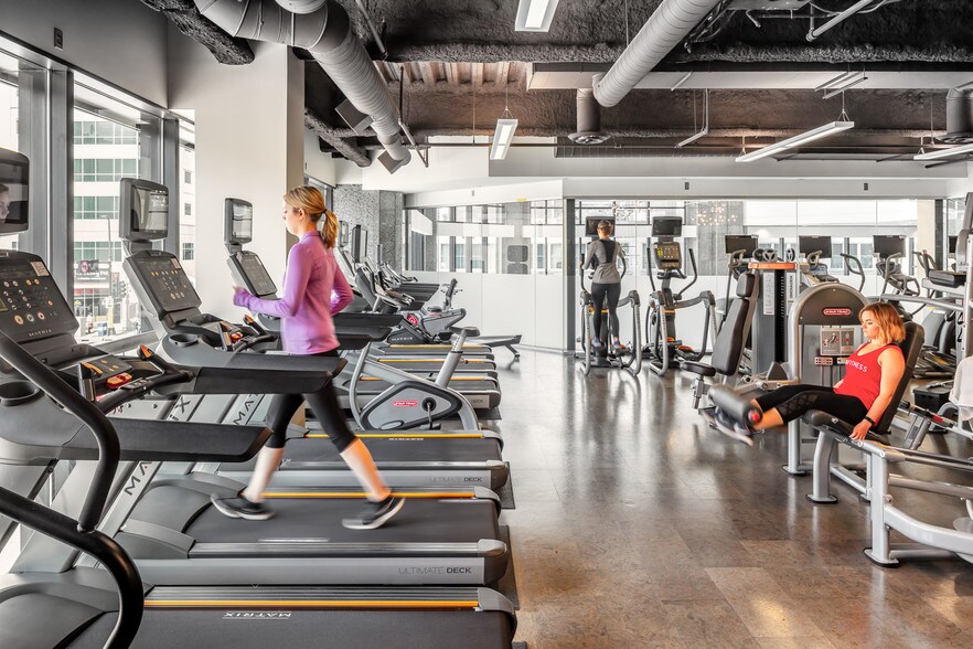 More Photos Of 901 Marquette Ave, Minneapolis Office For Lease