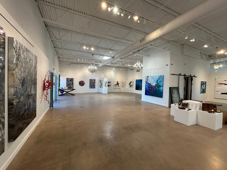 More Photos Of 2835 Irving Blvd, Dallas Warehouse For Sale