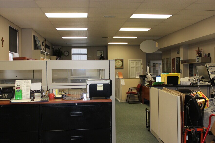 More Photos Of 2340 Whitney Ave, Hamden Storefront Retail Office For Lease