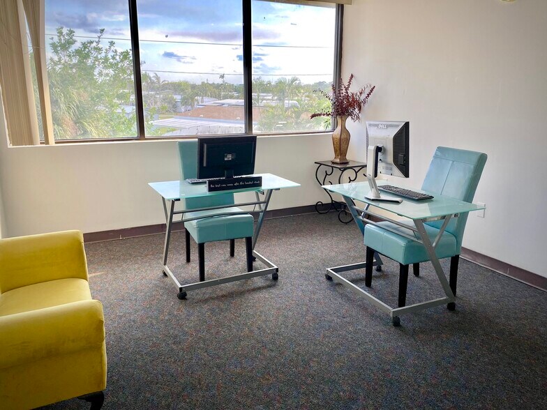 More Photos Of 4119 Blue Heron Blvd W, Riviera Beach Office For Sale