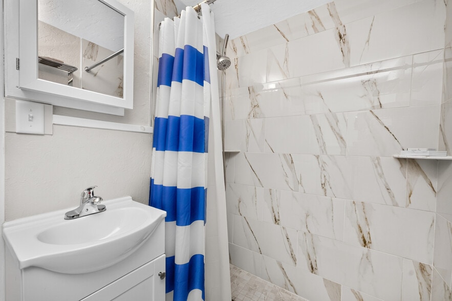 More Photos Of 1130 Gulf Blvd, Englewood Apartments For Sale