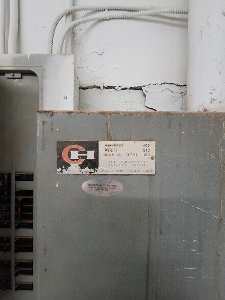 More Photos Of 130 S Main St, Liberty Flex For Sale