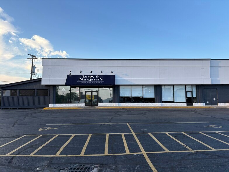 More Photos Of 2505-2527 S Reynolds Rd, Toledo Unknown For Lease