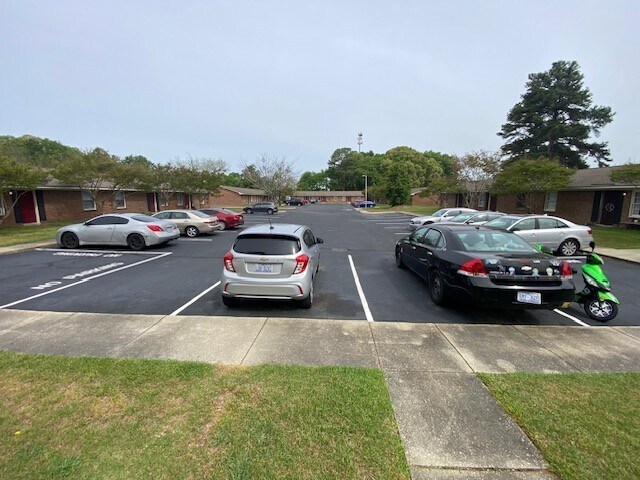 More Photos Of 1133-1144 Berkshire Rd, Fayetteville Apartments For Sale