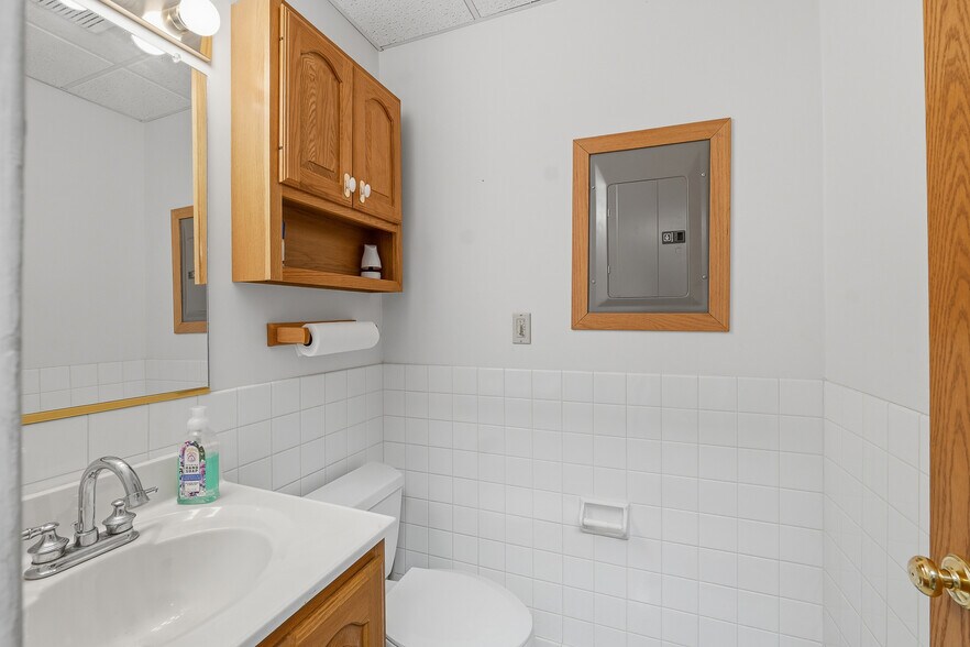 More Photos Of 132 W Huron St, Berlin Office For Sale