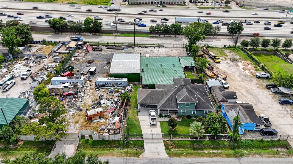 More Photos Of 9024 Eastex Fwy, Houston Auto Repair For Sale