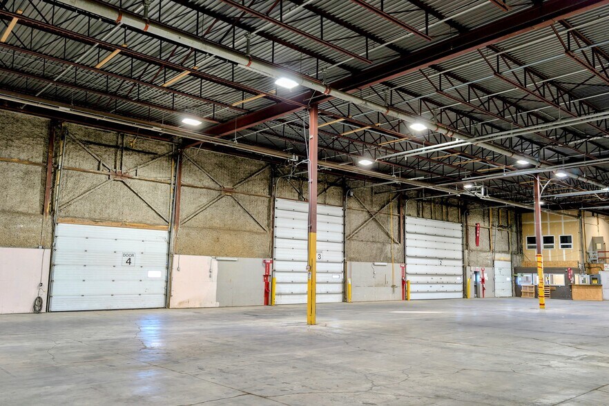 More Photos Of 16011 128 Av NW, Edmonton Warehouse For Lease