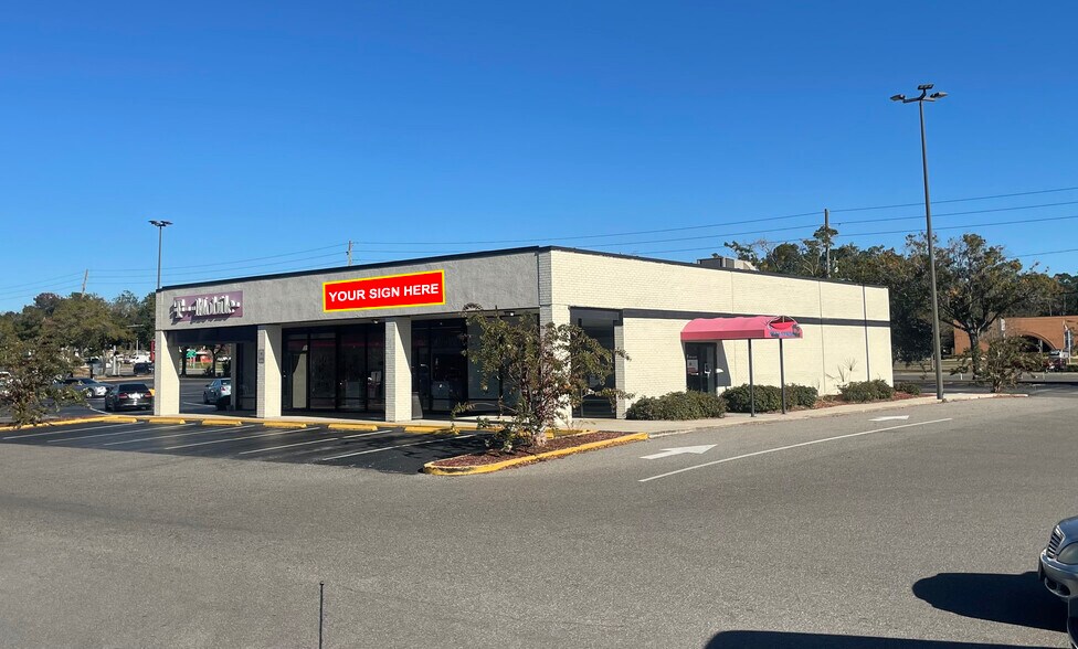 Primary Photo Of 1200 S Broad St, Brooksville Unknown For Lease