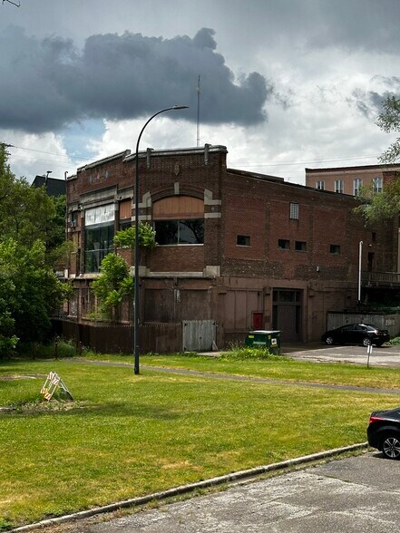 More Photos Of 2 W Michigan Ave, Ypsilanti Freestanding For Lease