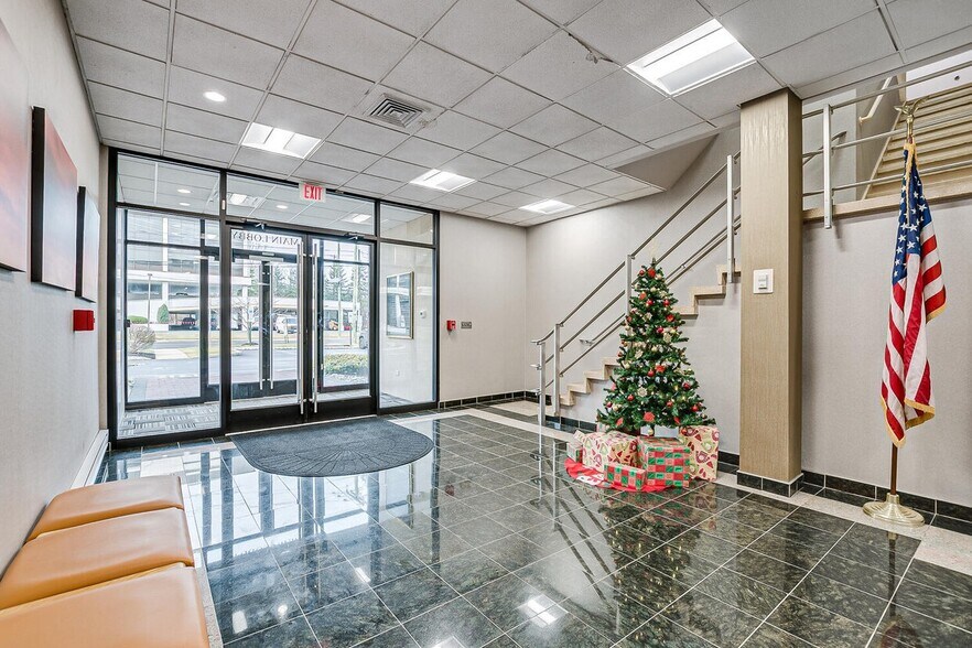 More Photos Of 505 Thornall St, Edison Office For Lease