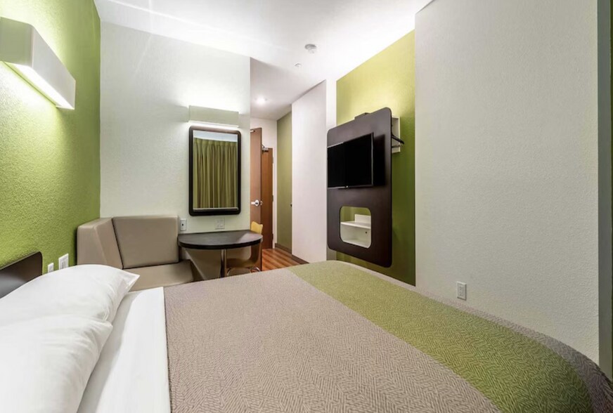 More Photos Of 1731 Premier Dr, Mankato Hotel For Sale