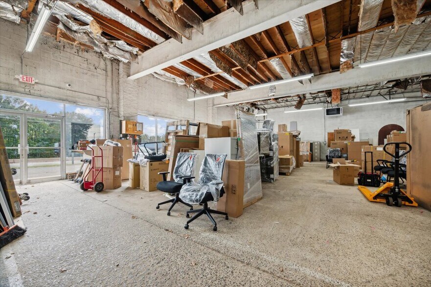 More Photos Of 152 Route 22 W, Green Brook General Retail For Sale