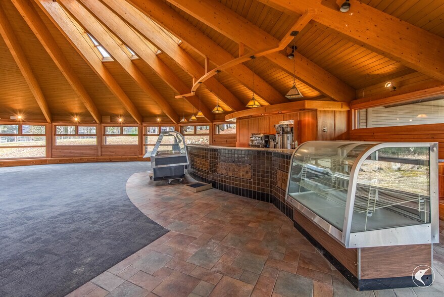 More Photos Of 2345 Saranac Ave, Lake Placid Flex For Sale