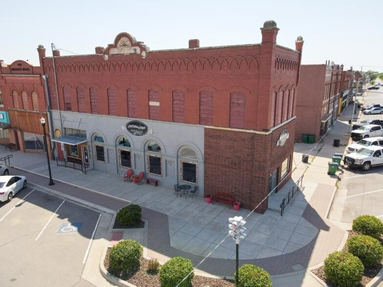 More Photos Of 100 W 4th St, Hobart Restaurant For Sale