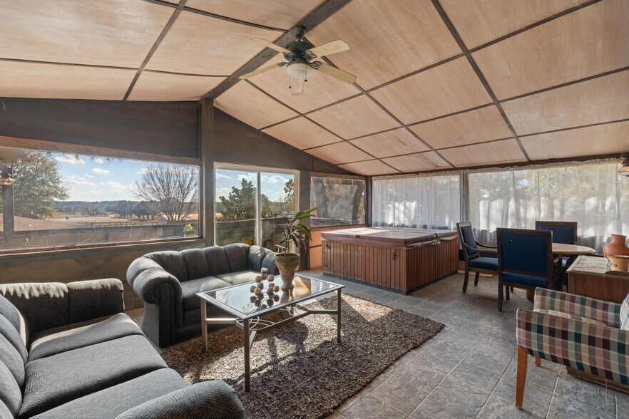 More Photos Of 607 Butts Mill Rd, Pine Mountain General Retail For Sale