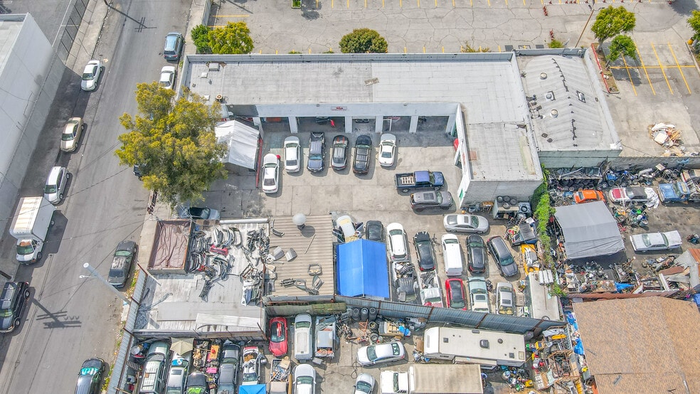 More Photos Of 4511-4527 Staunton Ave, Los Angeles Service For Lease