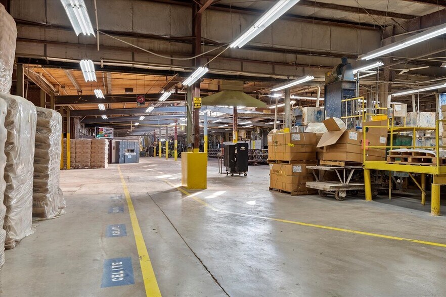 More Photos Of 115 E Mound St, Girard Industrial For Sale