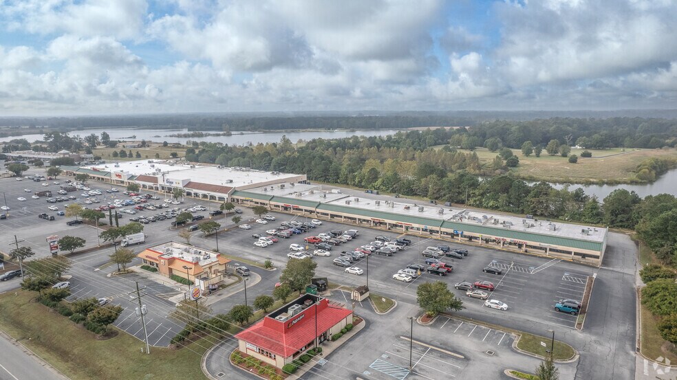 More Photos Of 1248-1290 Smithfield Plz, Smithfield Storefront For Lease