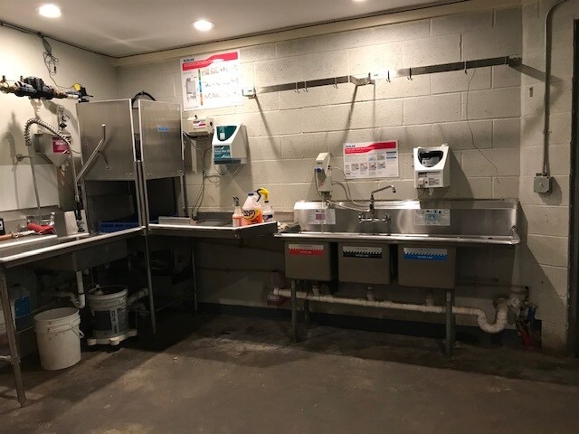More Photos Of 141 E Carolina Ave, Memphis Restaurant For Sale