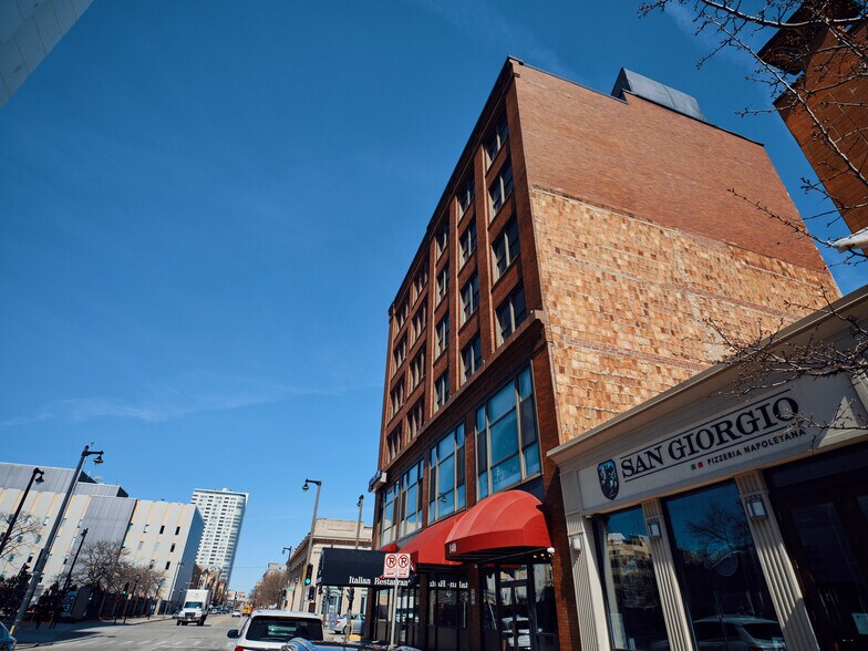 More Photos Of 840-842 N Doctor M.L.K. Jr. Dr, Milwaukee Office For Lease