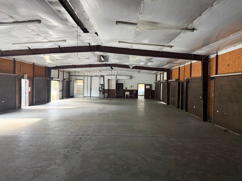 More Photos Of 2160 NE 31st Ave, Gainesville Industrial For Lease