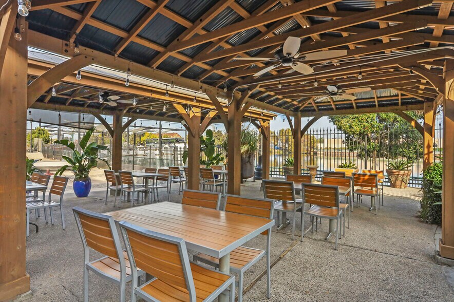 More Photos Of 445 W Weber Ave, Stockton Office For Lease