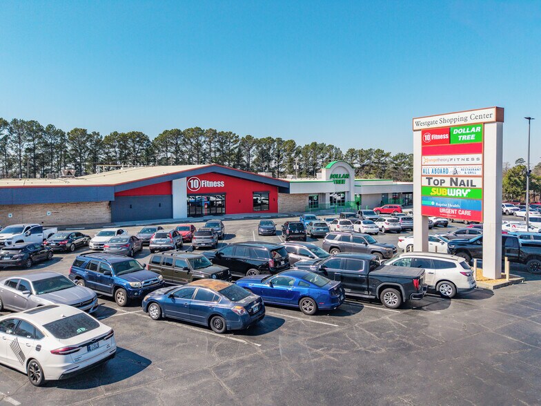 More Photos Of 6813-6831 Cantrell Rd, Little Rock Storefront For Sale