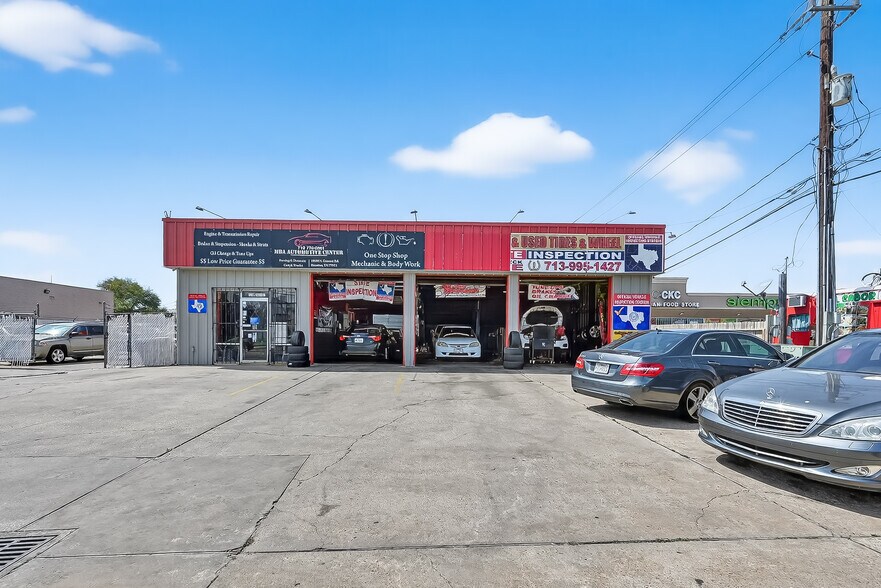 More Photos Of 10090 S Gessner, Houston General Retail For Sale