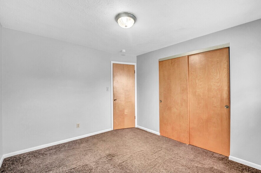 More Photos Of 818-850 S Green Rd, South Euclid Apartments For Sale