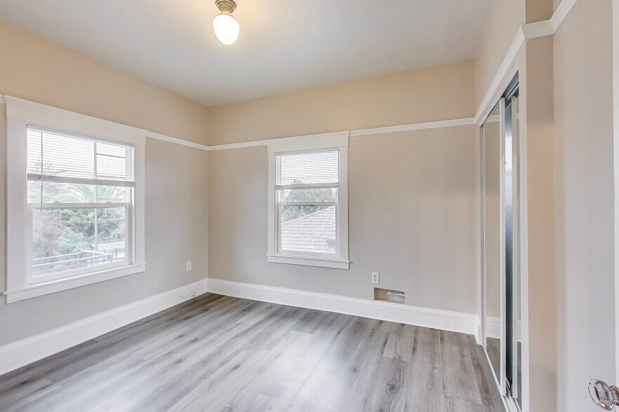 More Photos Of 1362-1364 E 27th St, Oakland Apartments For Sale