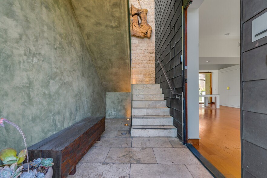 More Photos Of 1800-1808 Thayer Ave, Los Angeles Office For Lease