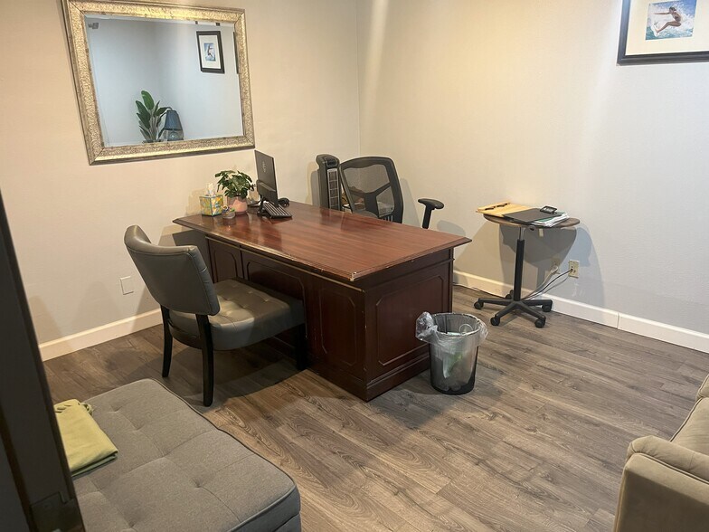 More Photos Of 2403 Ben White Blvd W, Austin Freestanding For Sale