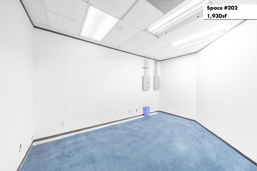 More Photos Of 1880 S Dairy Ashford Rd, Houston Office Residential For Lease