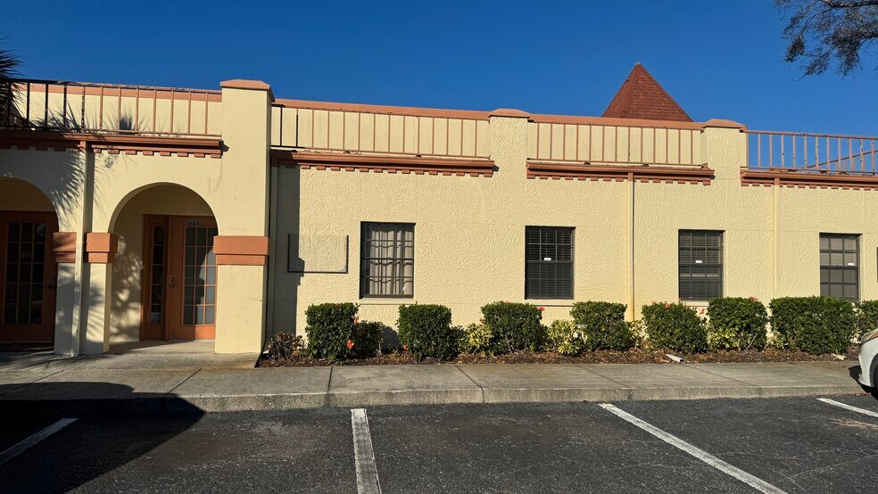 More Photos Of 1684 N Belcher Rd, Clearwater Flex For Lease