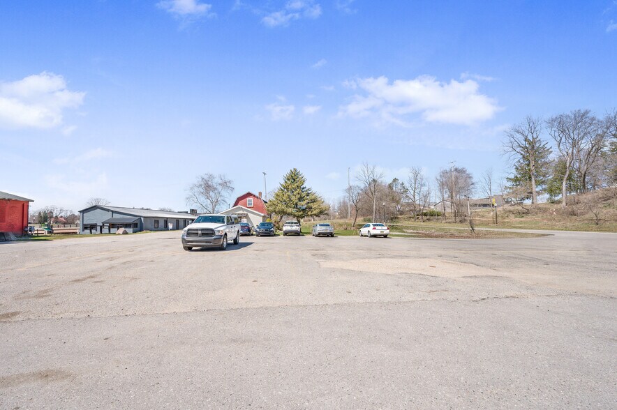 More Photos Of 226 Baldwin St, Big Rapids Light Distribution For Sale