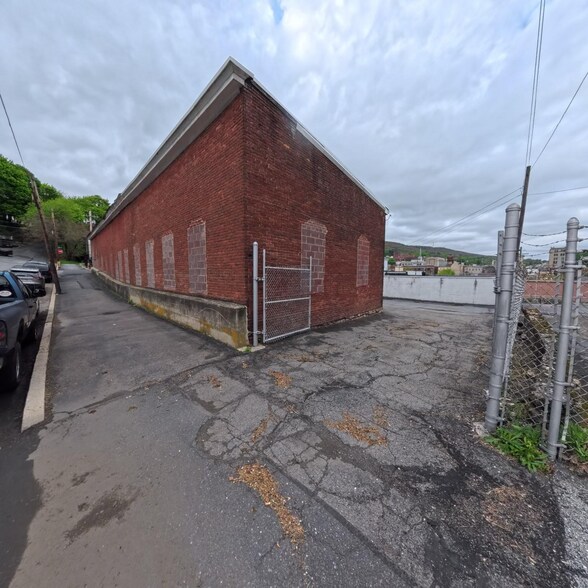 More Photos Of 330 E Norwegian St, Pottsville General Retail For Sale