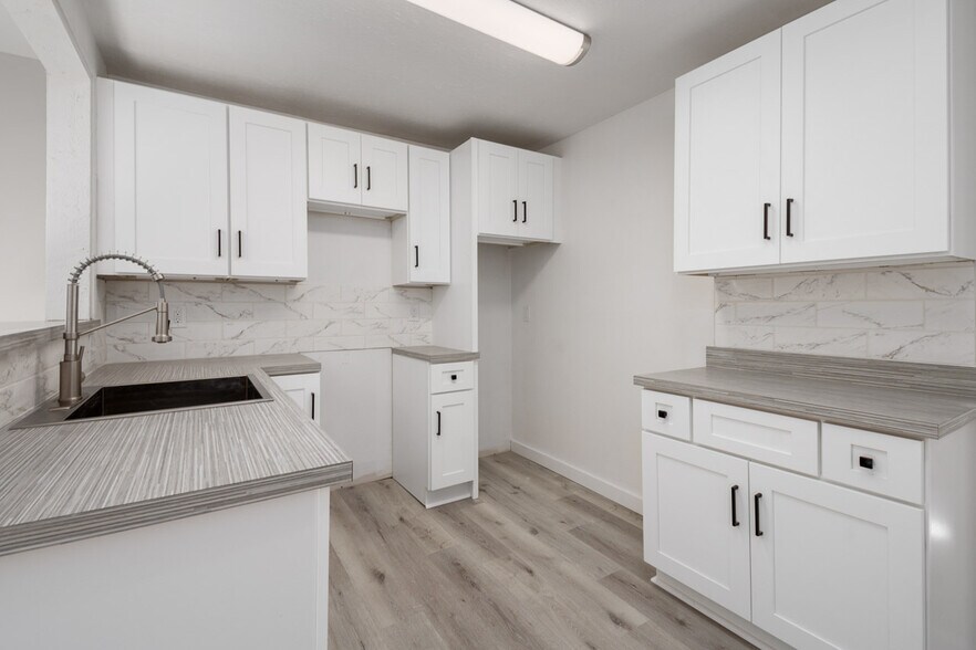 More Photos Of 2404 4th St, Cuyahoga Falls Office For Sale