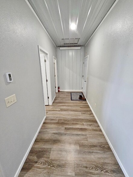 More Photos Of 314 1st St NE, Rugby Light Distribution For Sale