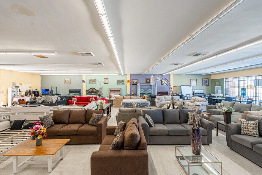 More Photos Of 280 N San Jacinto St, Hemet Freestanding For Sale