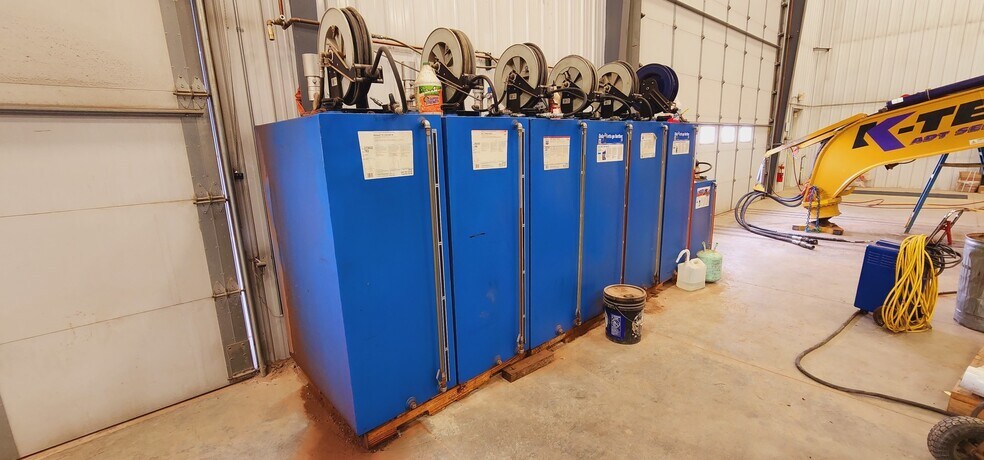 More Photos Of 860 35th Ave E, Dickinson Warehouse For Sale